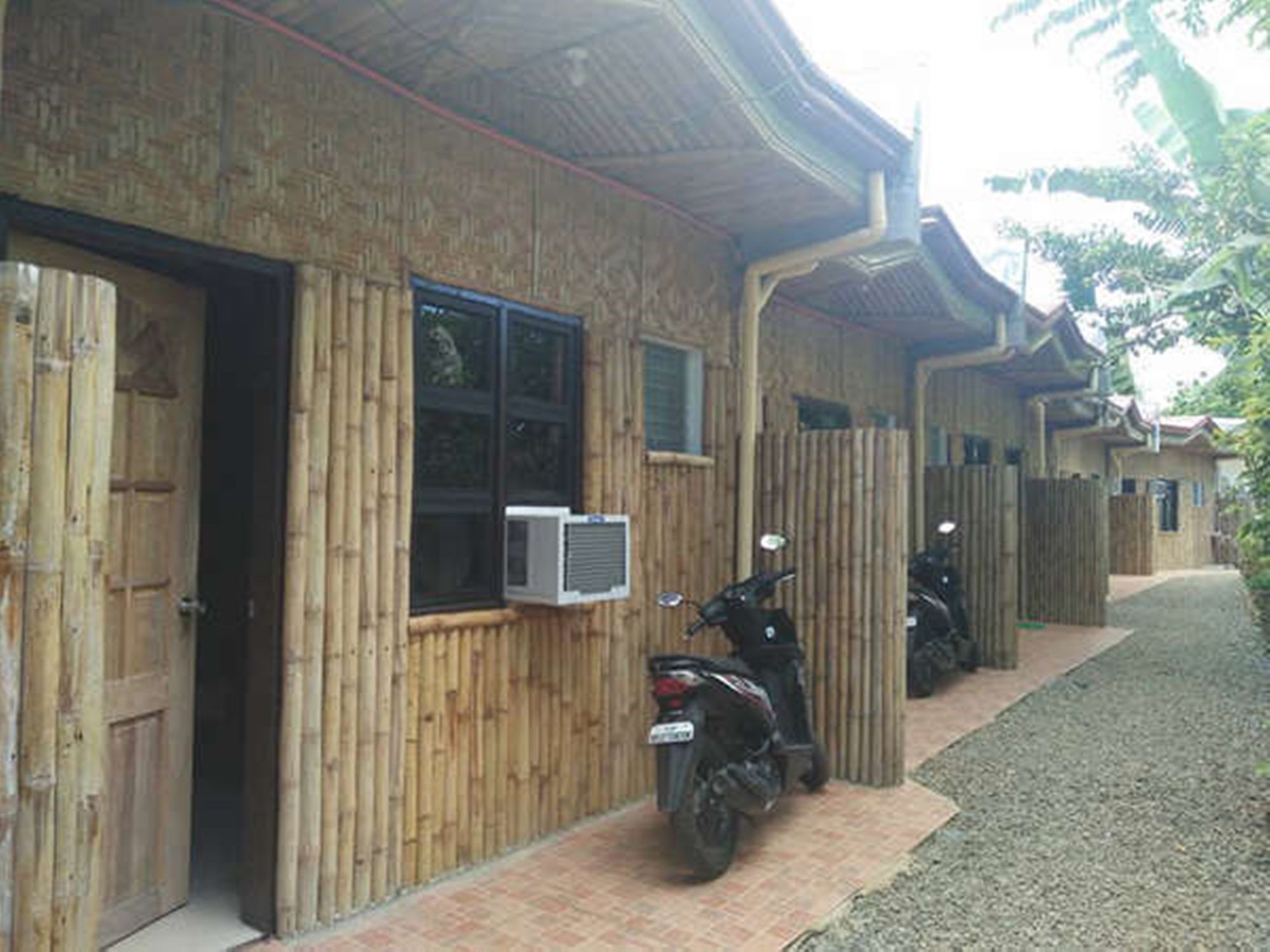 Miles Yce Bamboo House Hotel Panglao Exterior photo